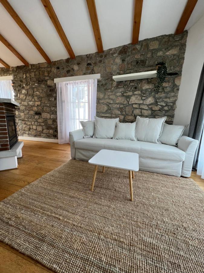 Guesthouse 45 Dutovlje Ngoại thất bức ảnh